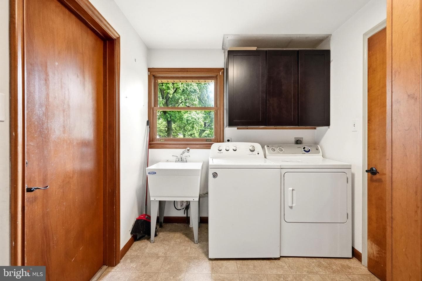 1555 Mission Road photo 71