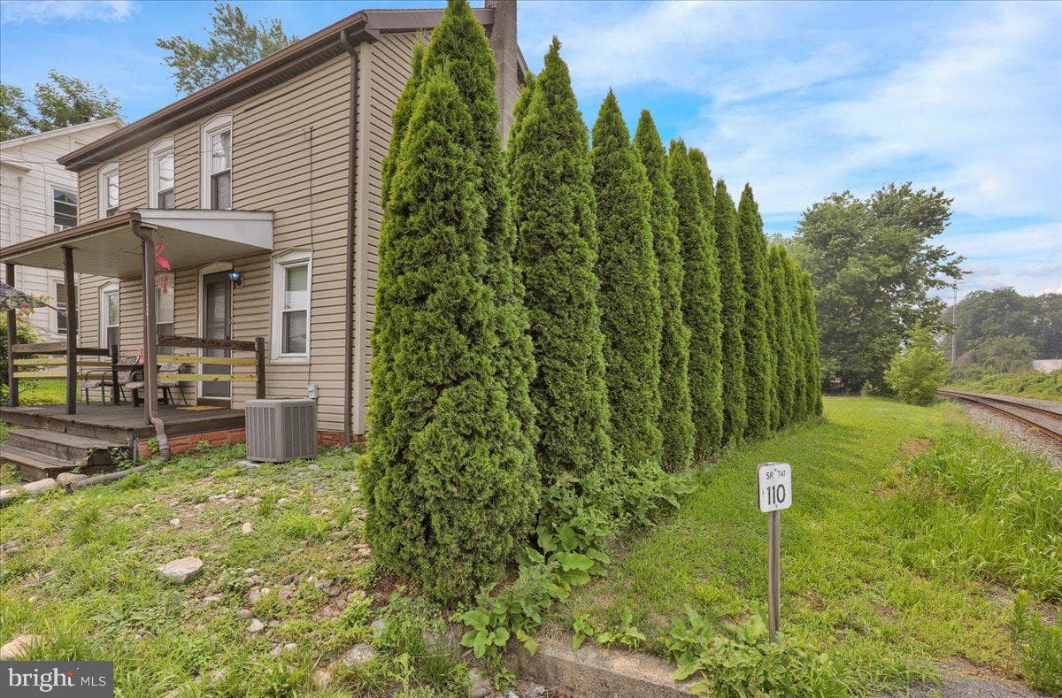 724 Rohrerstown Road photo 31