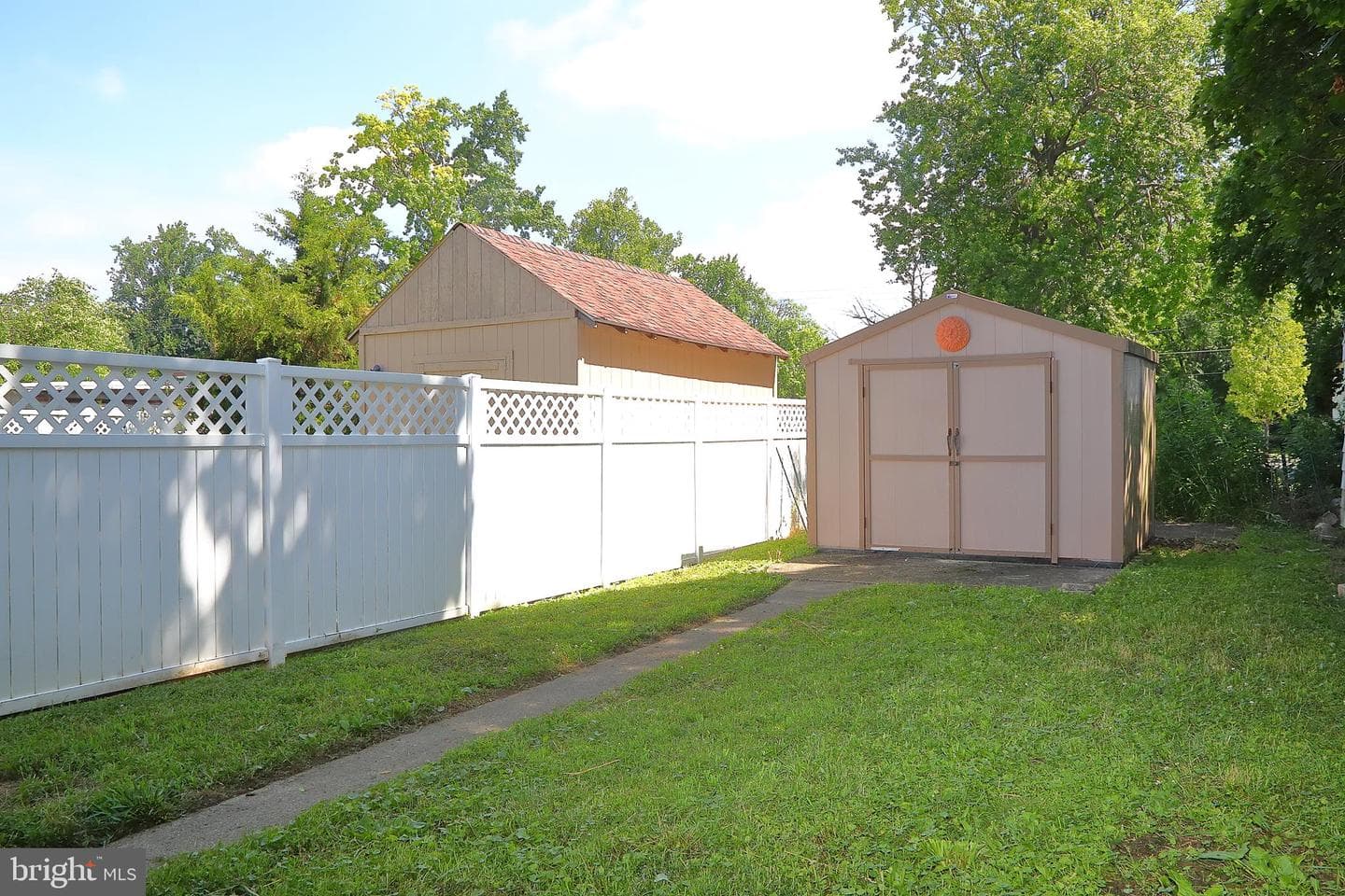 157 S Wolf Street photo 25