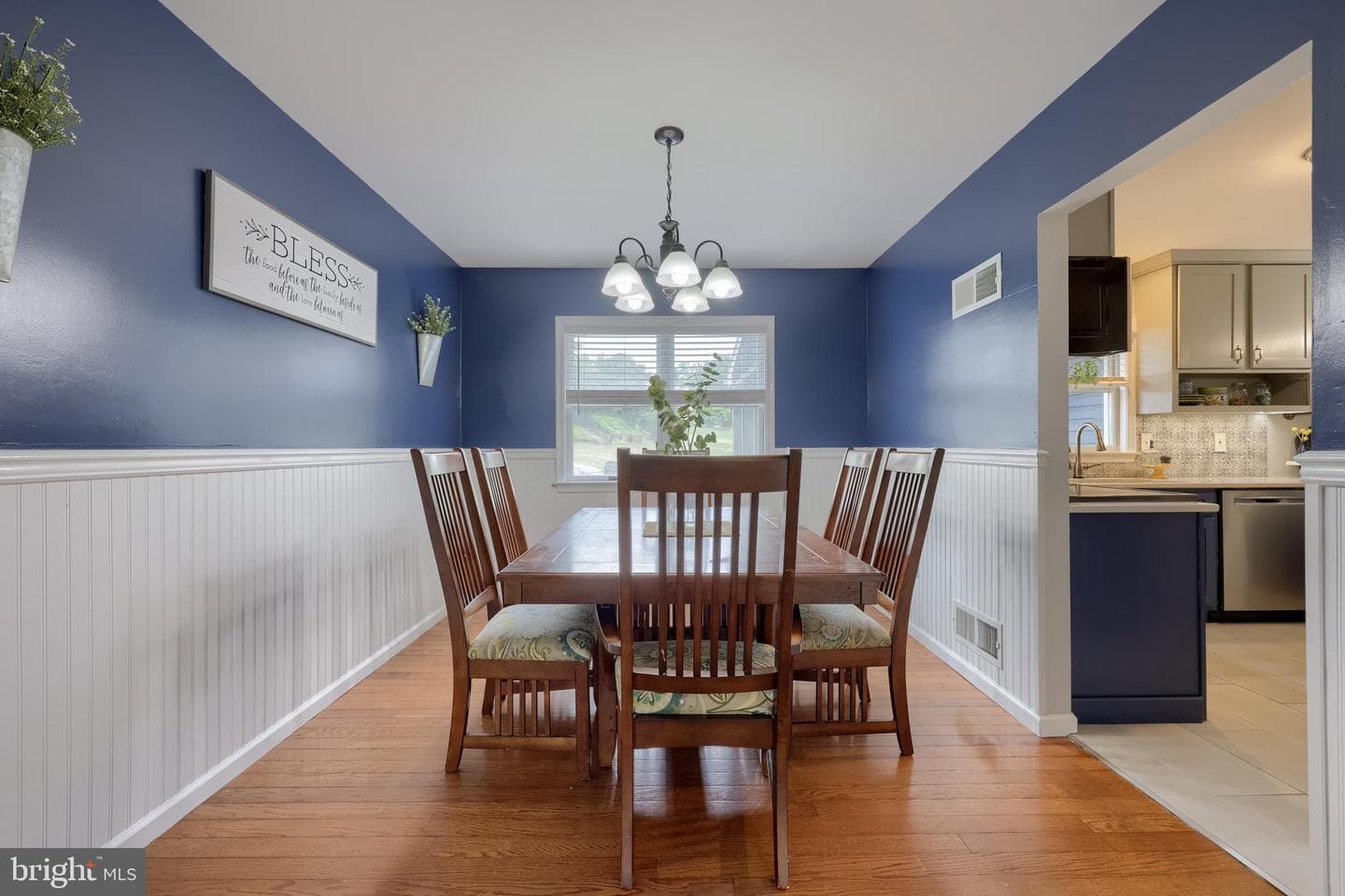 323 Knights Bridge Way photo 12