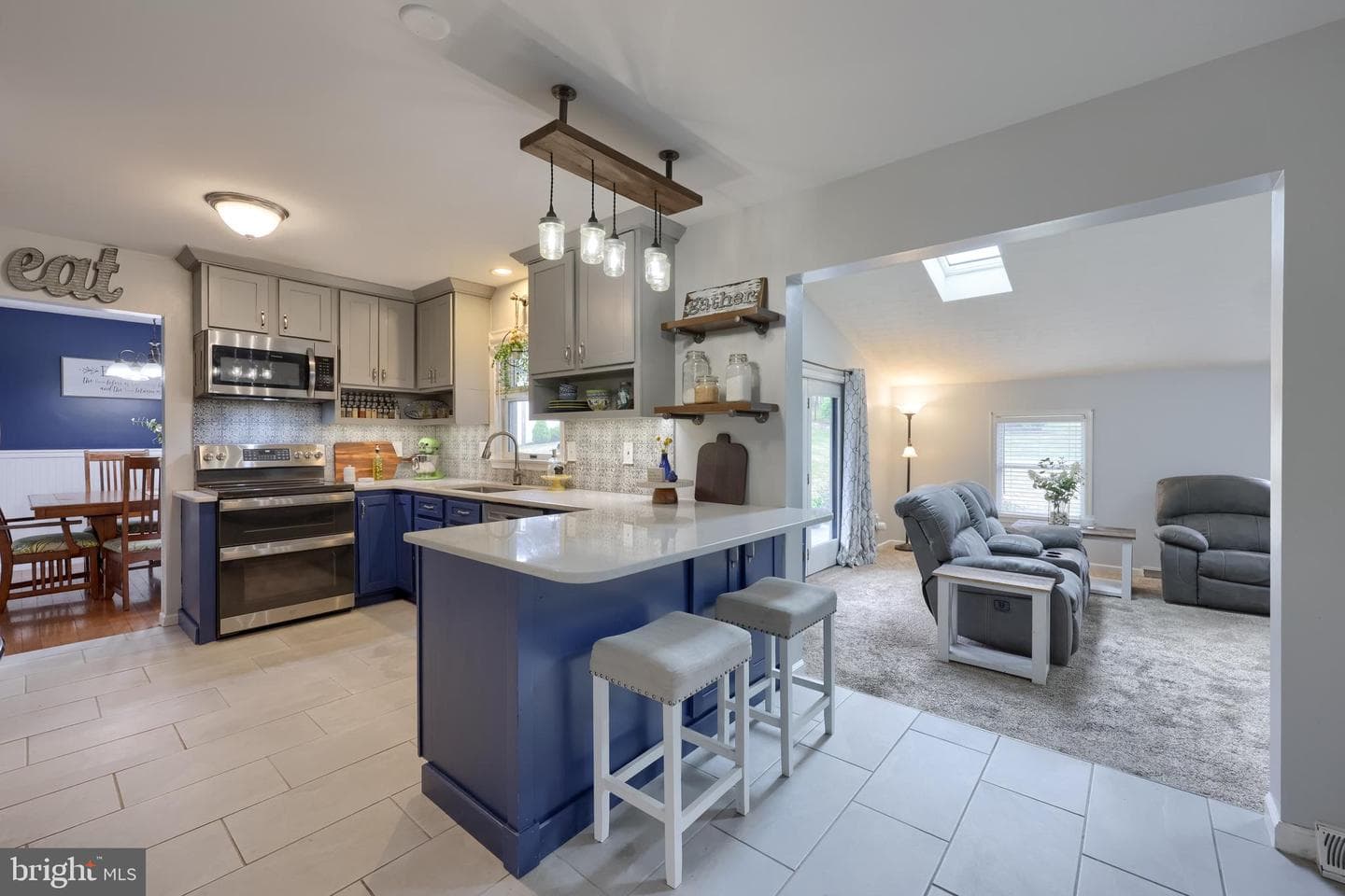 323 Knights Bridge Way photo 40