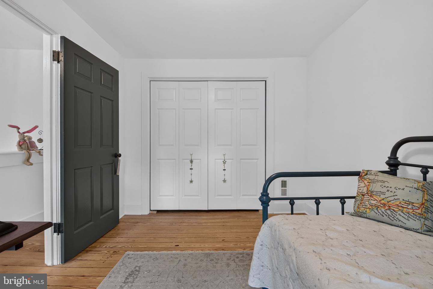 225 Elm Street photo 30
