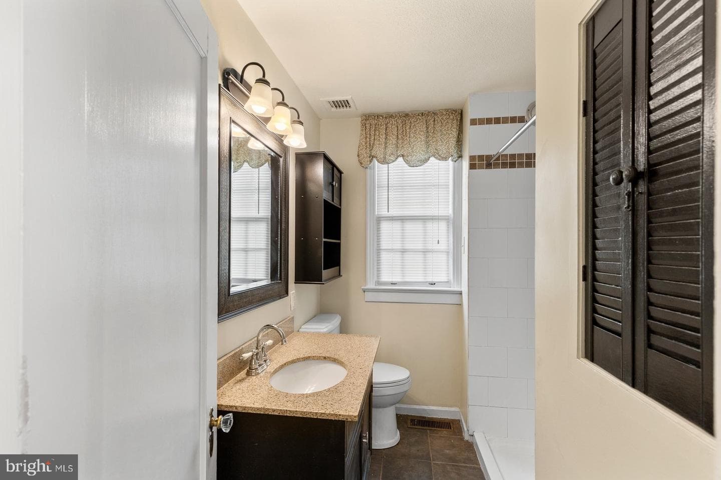 20 Clayton Avenue photo 30
