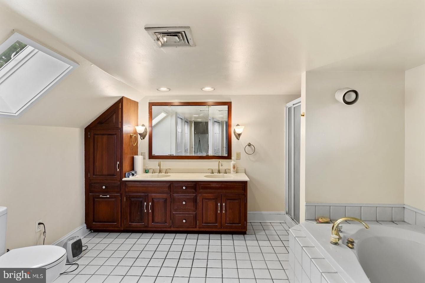 20 Clayton Avenue photo 37