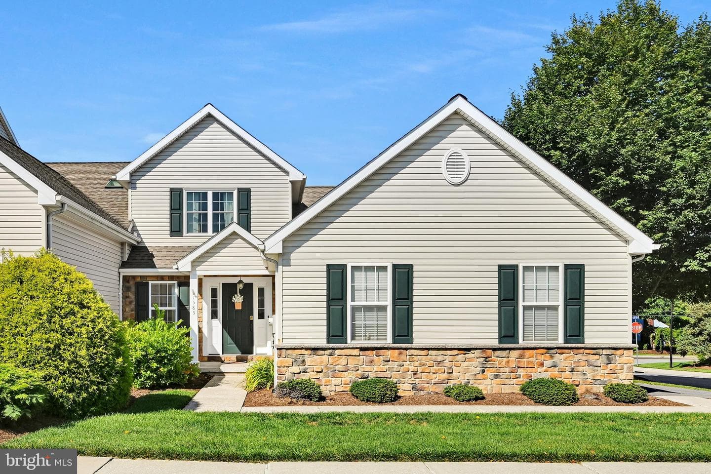 1585 Hickory Run Court photo 1