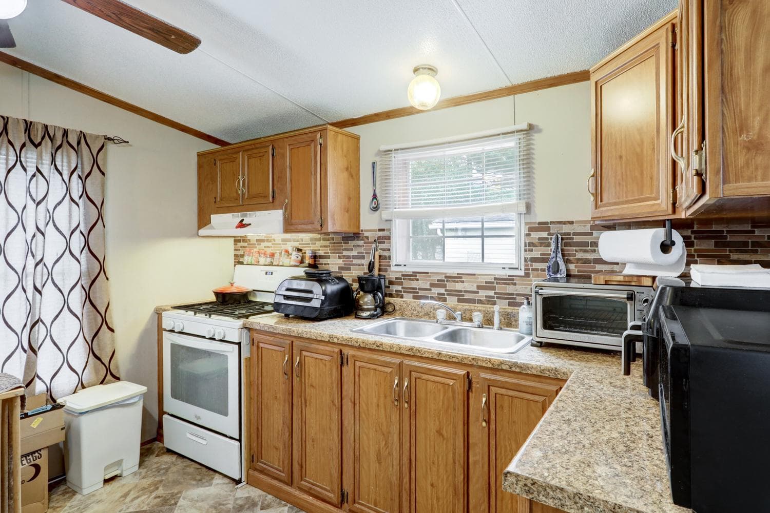 206 Saddleford Court N photo 15