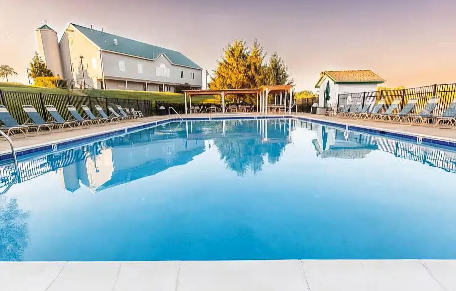 206 Saddleford Court N photo 29