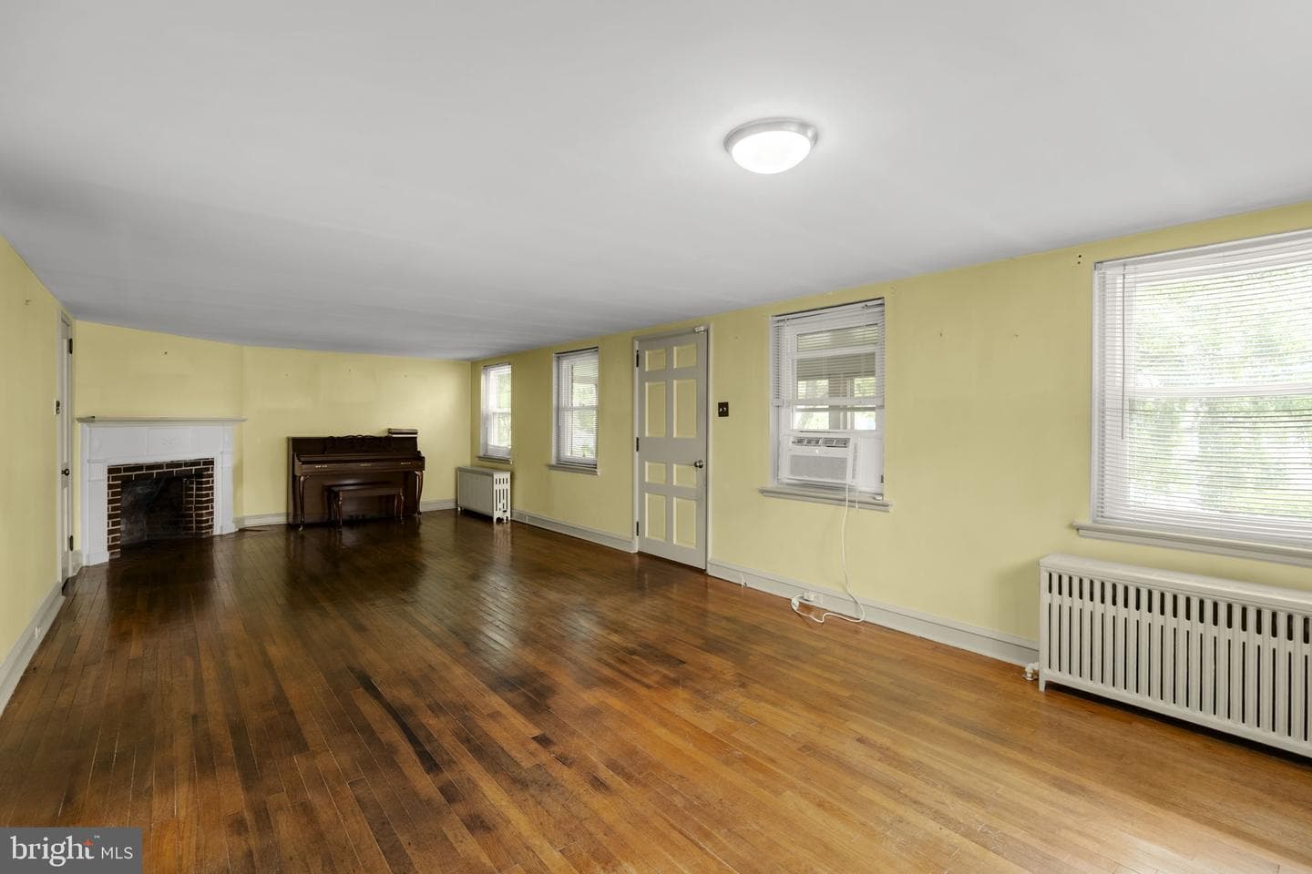 1612 Ridgeview Avenue photo 3