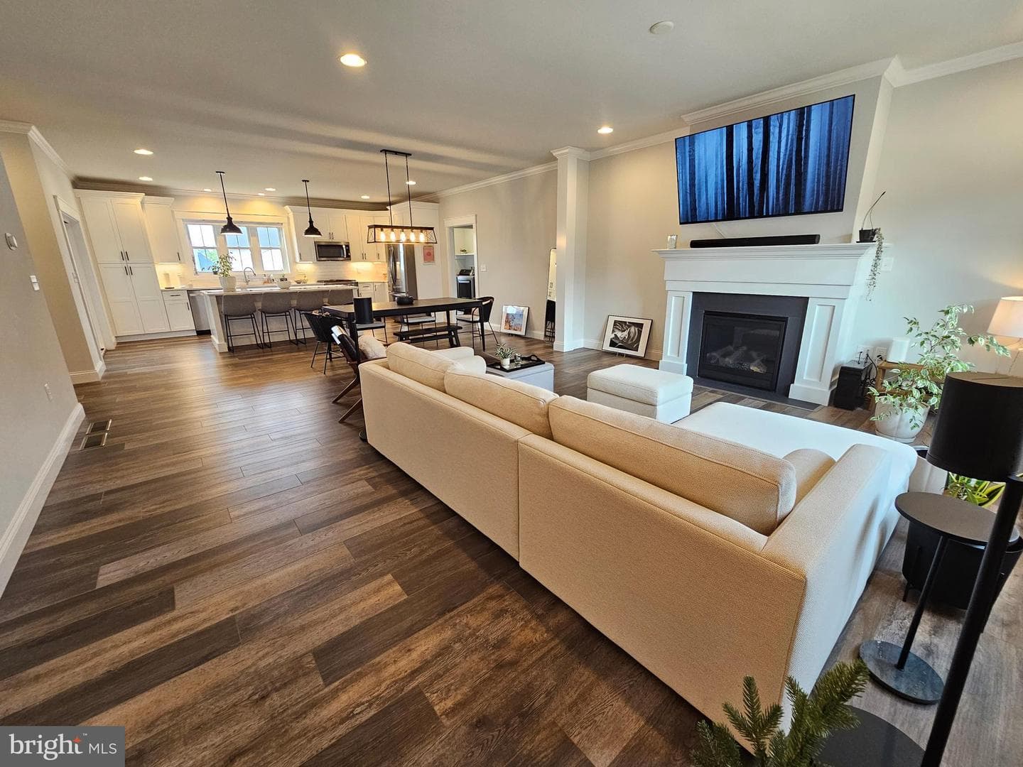 1855 Emerald Way photo 10