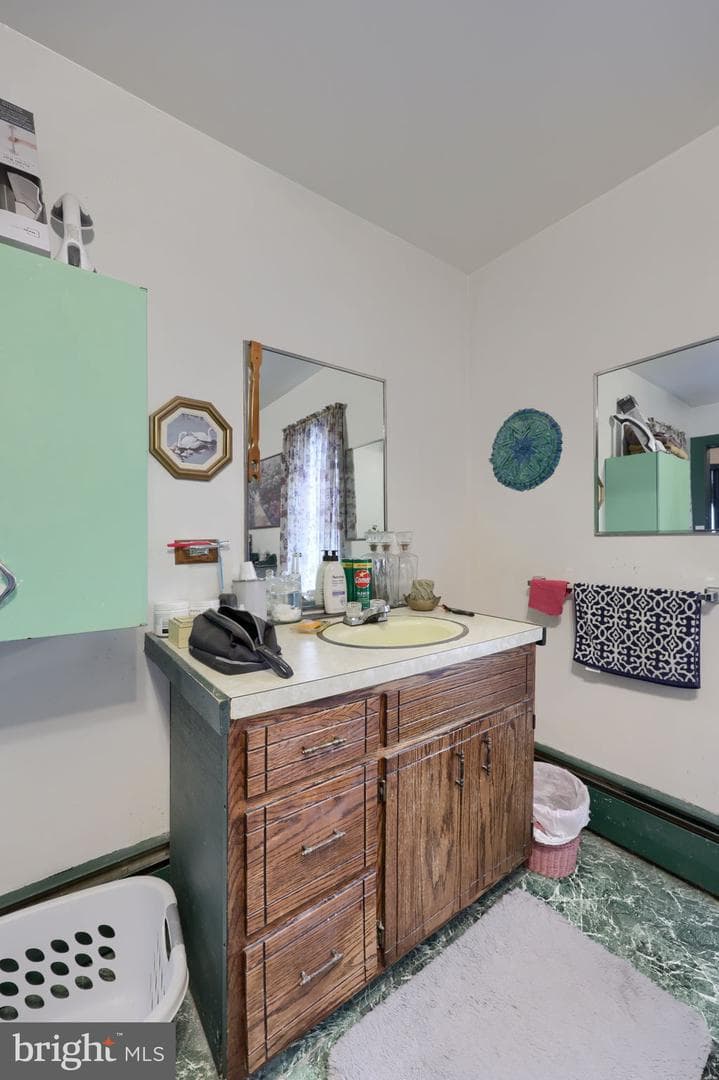 945 Maple Street photo 20