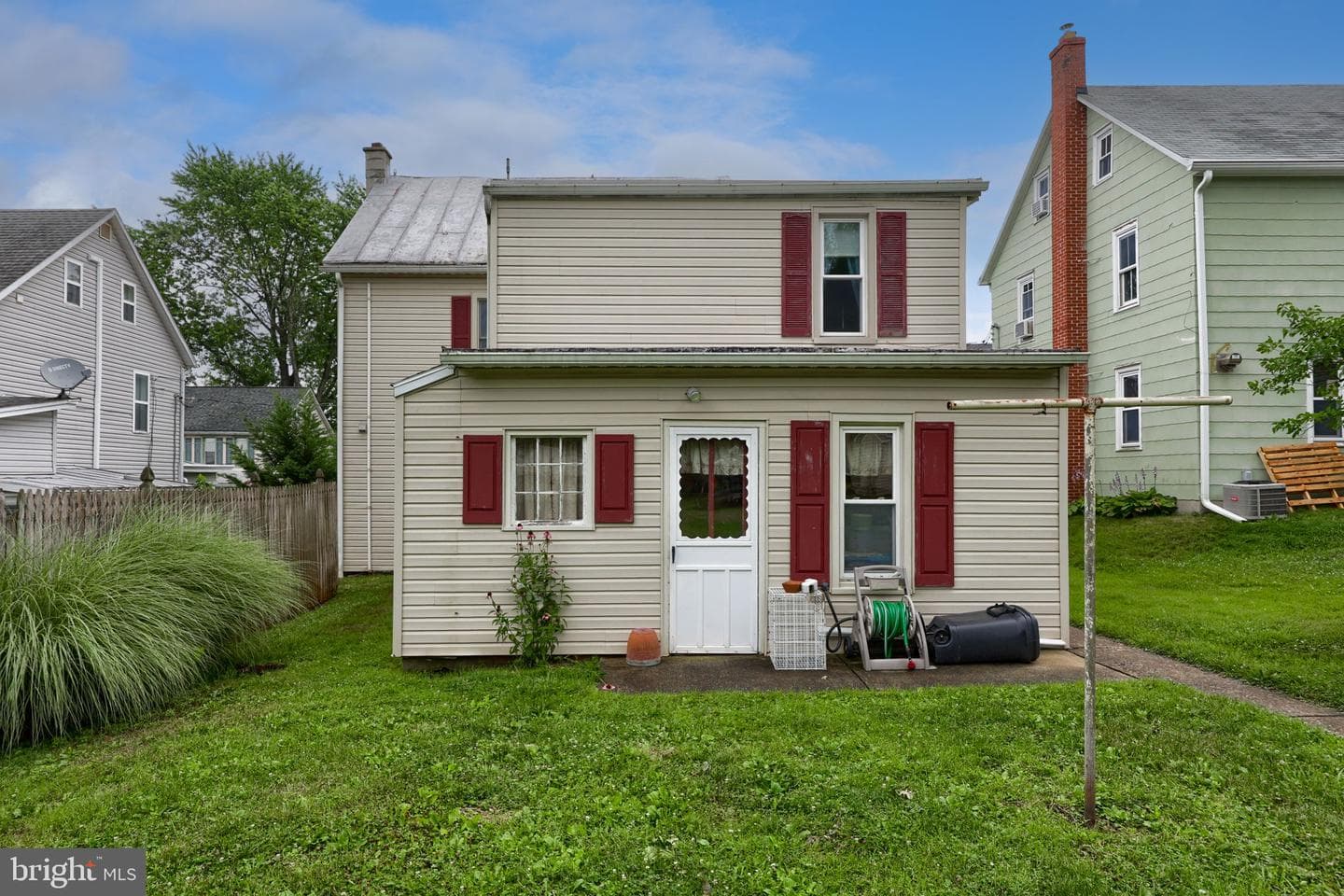 945 Maple Street photo 24