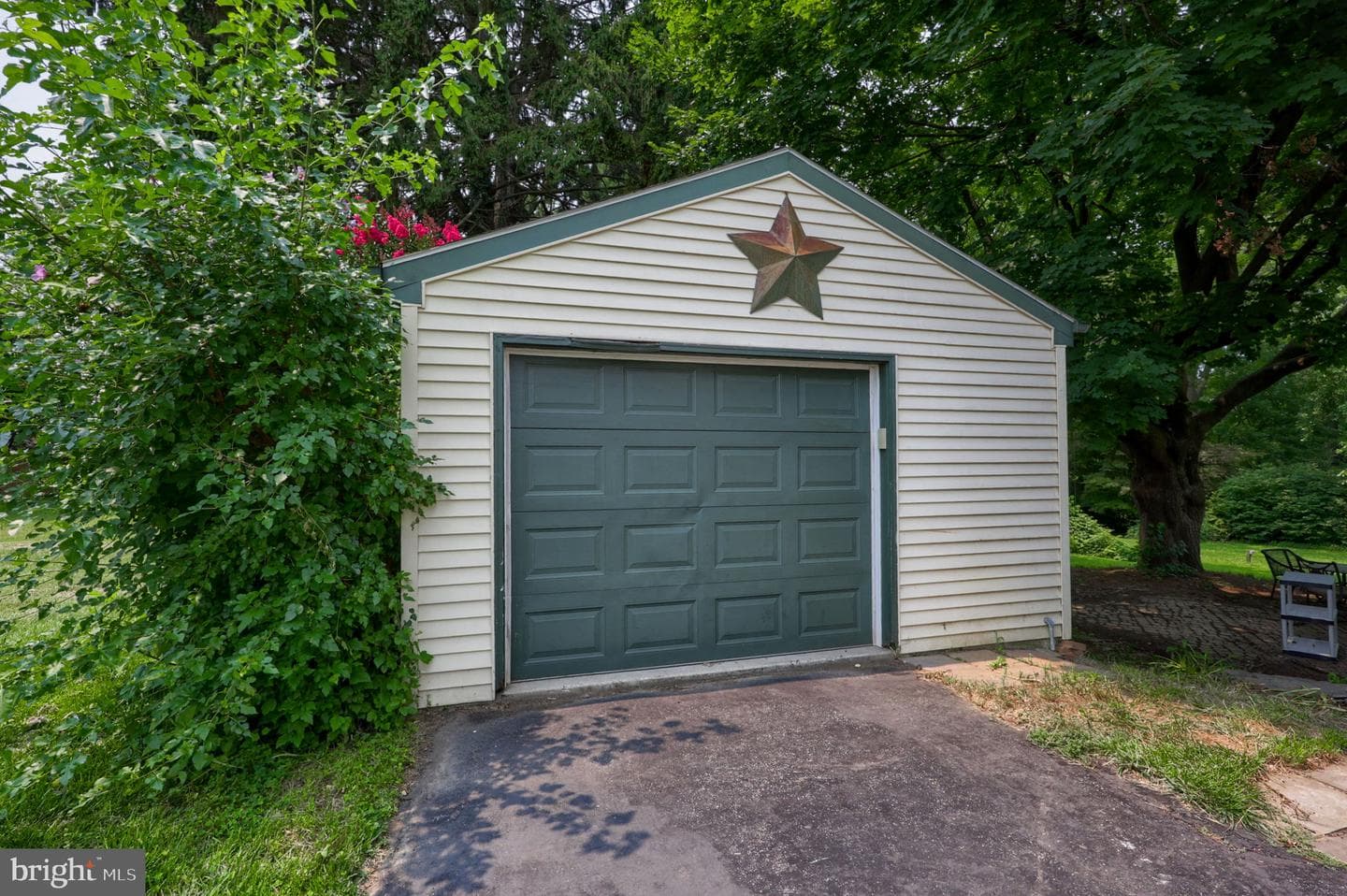 138 Crest Avenue photo 22
