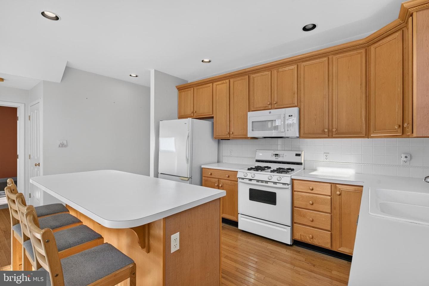 1001 Kent Gdn photo 15