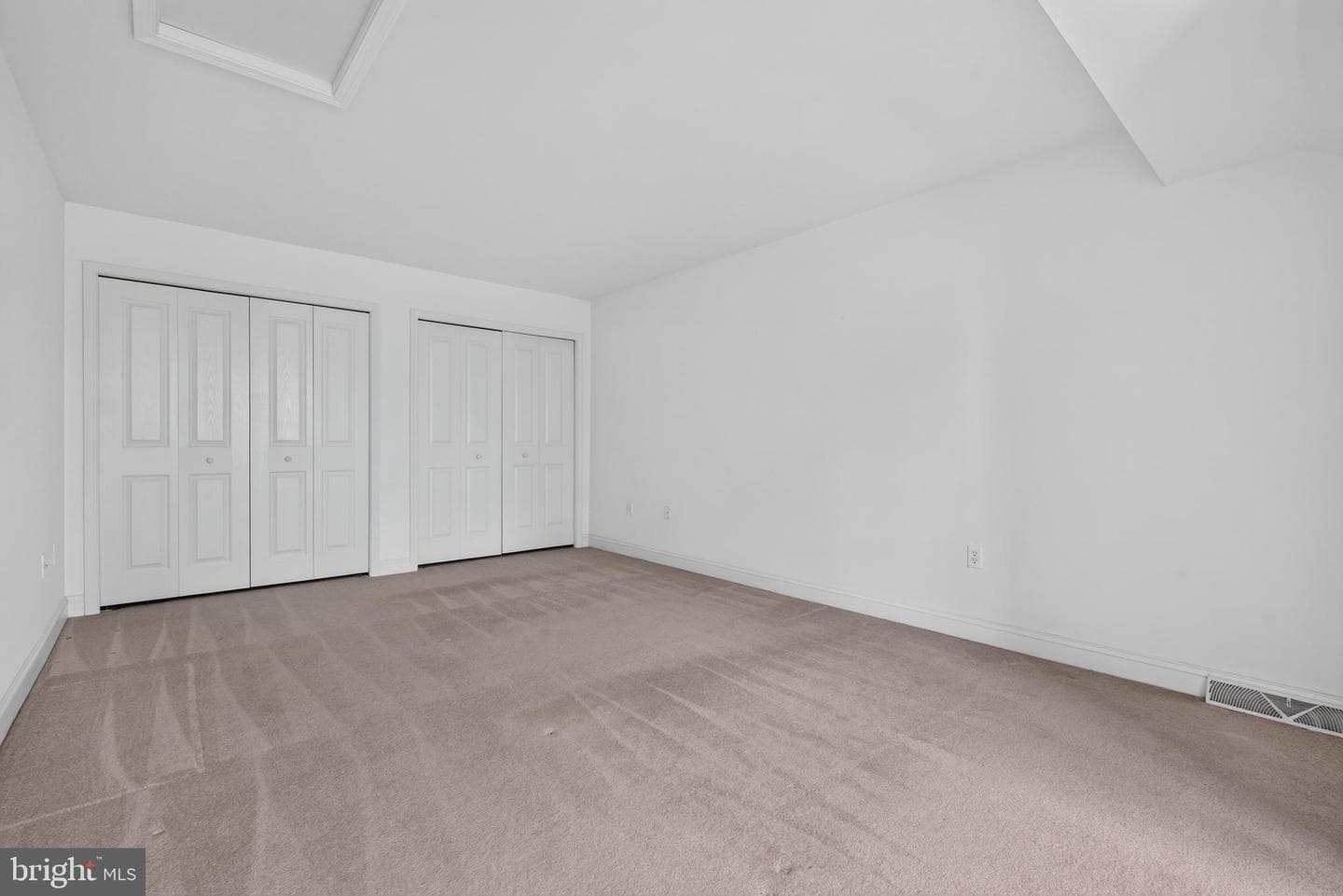 1001 Kent Gdn photo 35