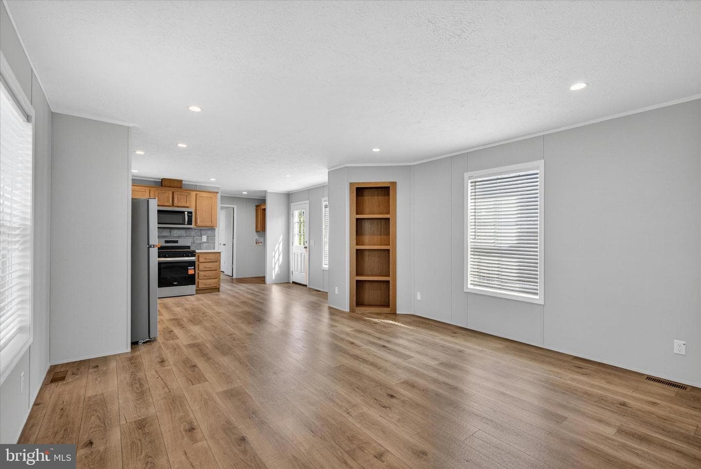 77 Circle Drive photo 9