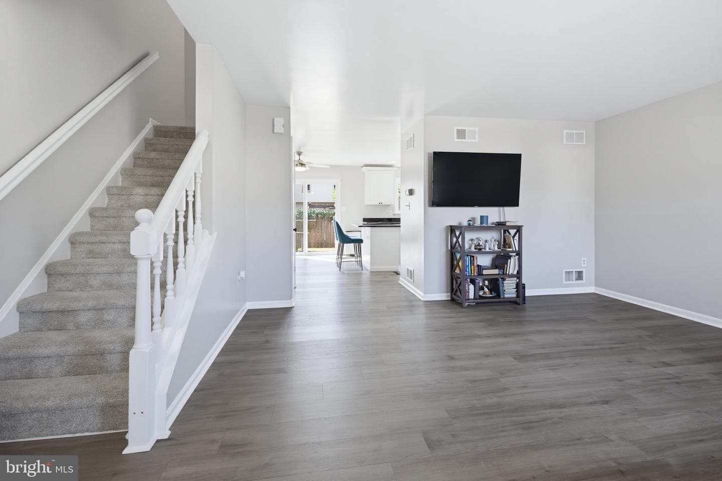 2792 Madison Court photo 8