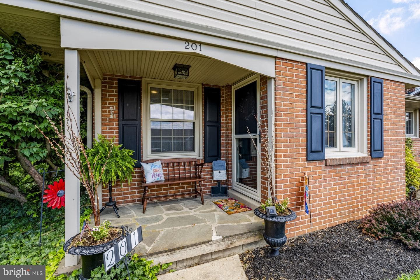 201 Hillcrest Road, New Holland