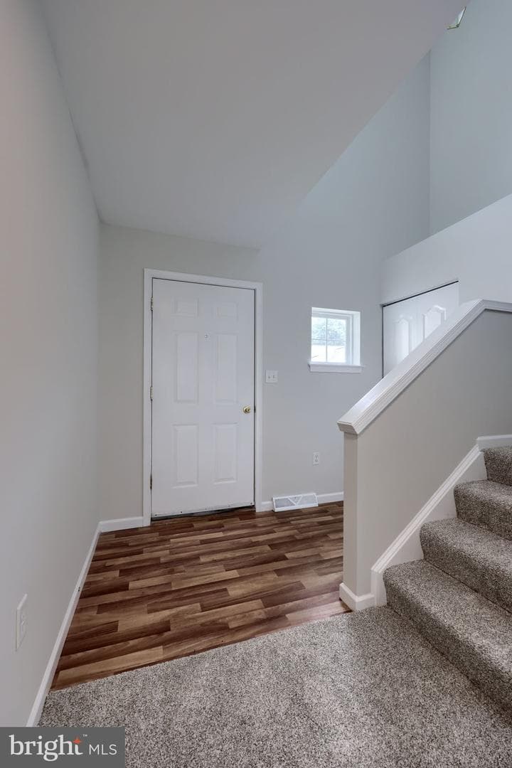 212 Eagle Drive photo 2