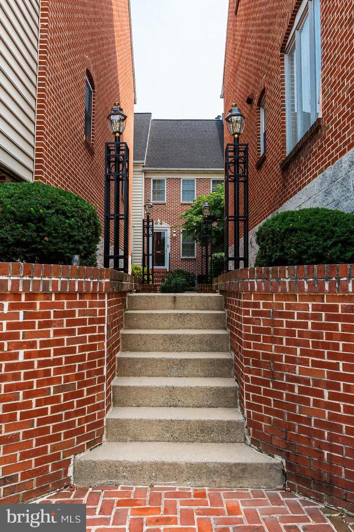 359 N Arch Street photo 56