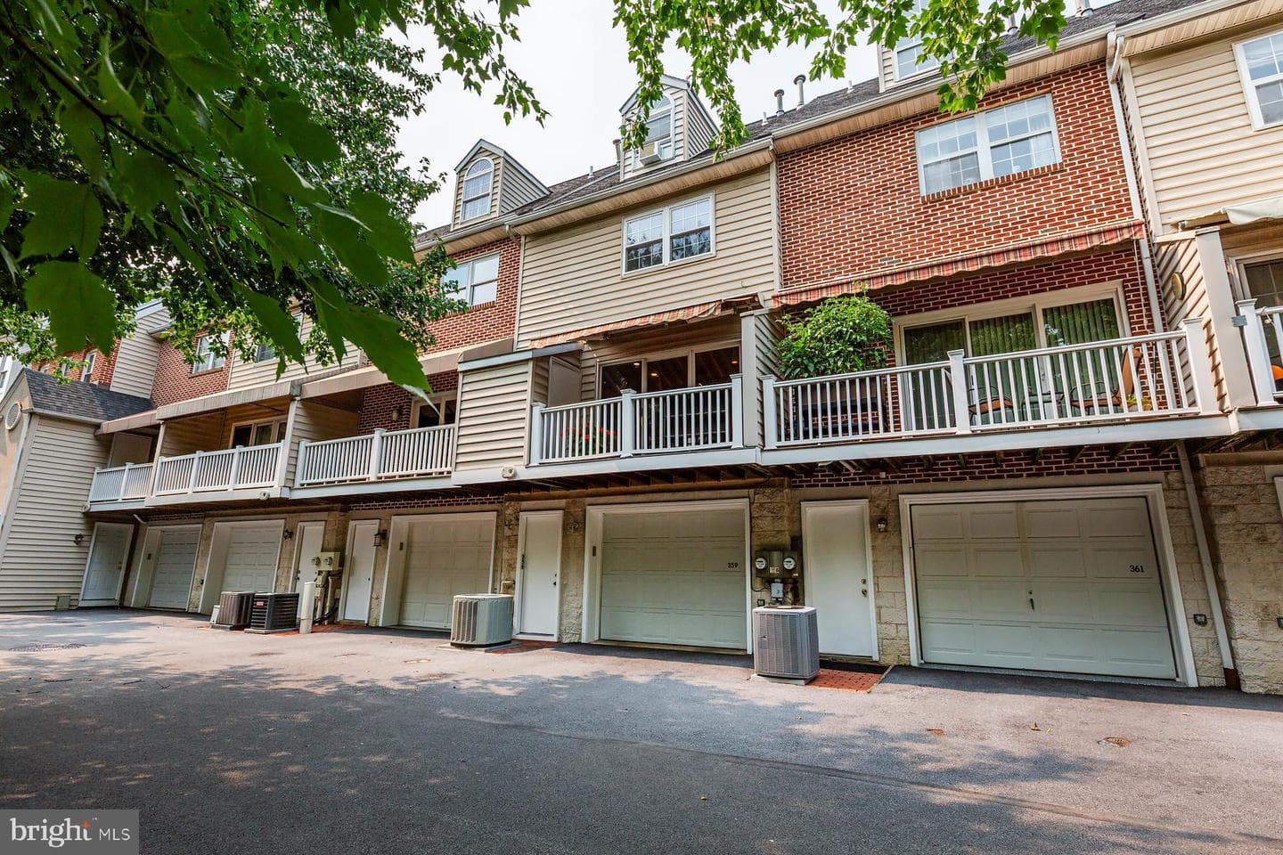 359 N Arch Street photo 63
