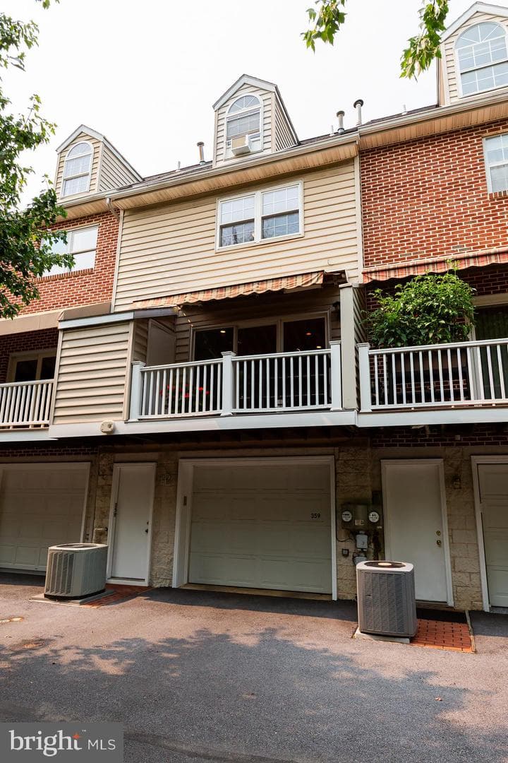 359 N Arch Street photo 64