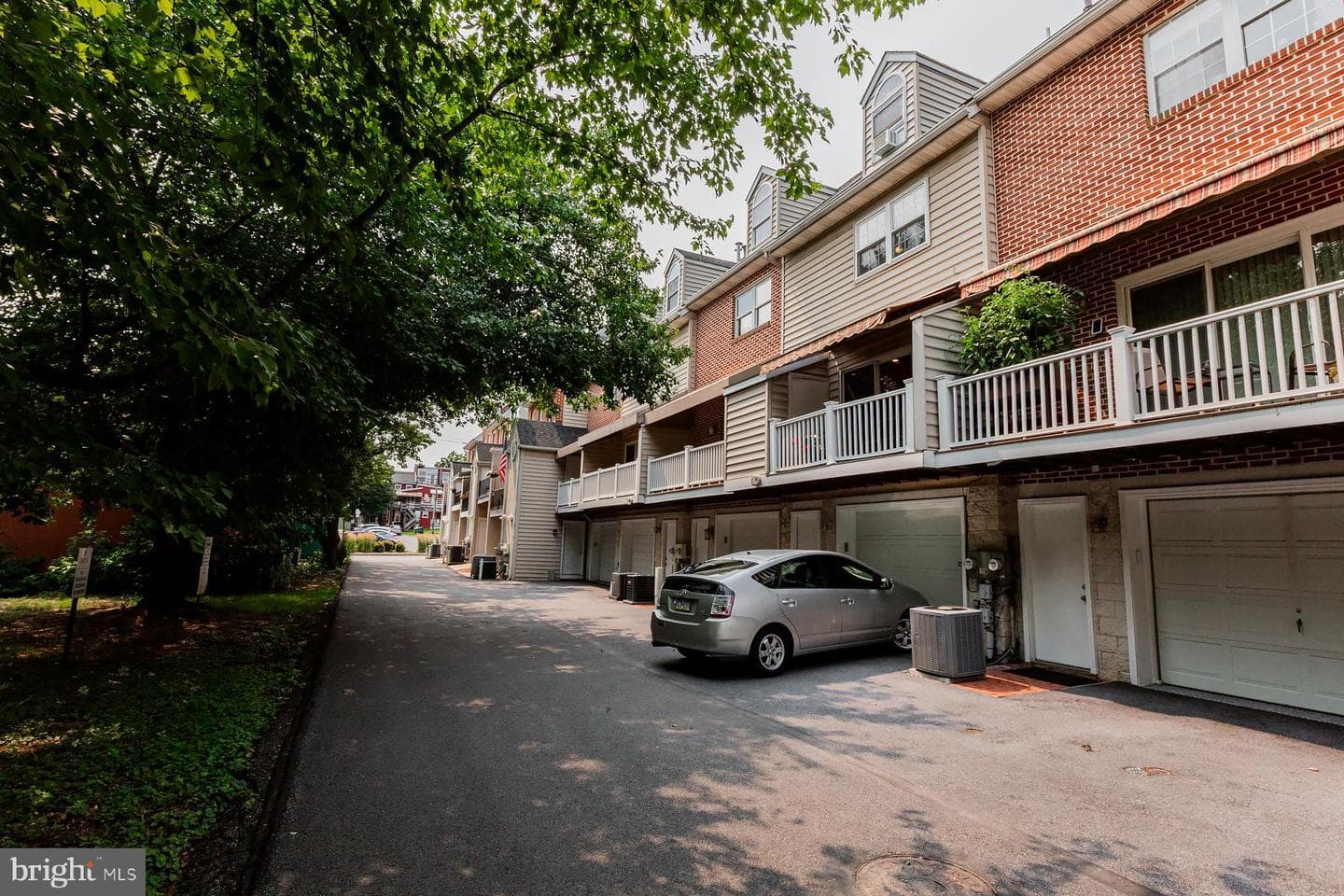 359 N Arch Street photo 67