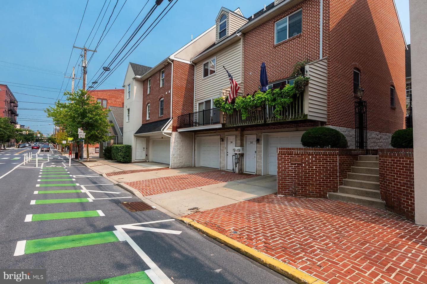 359 N Arch Street photo 72