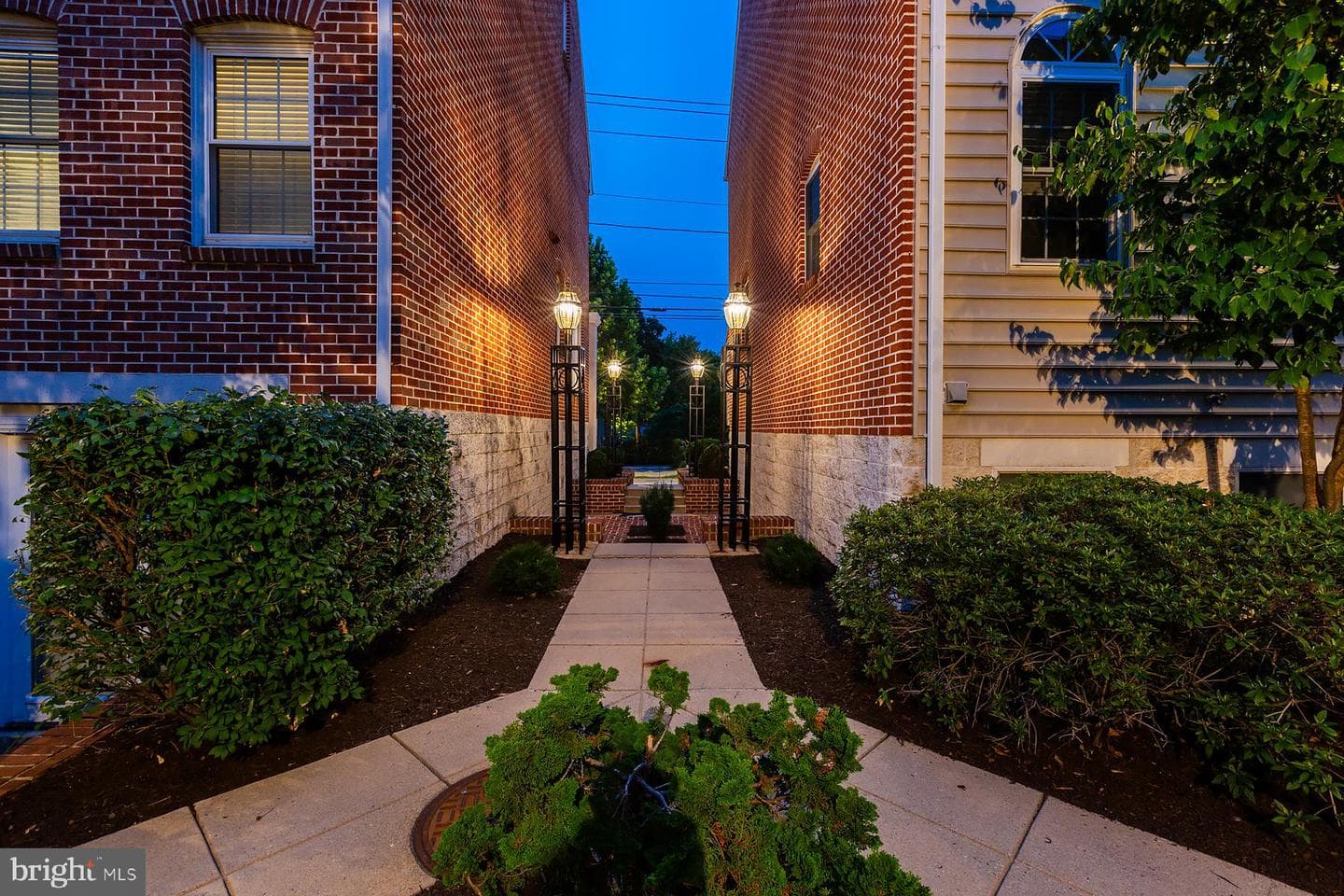 359 N Arch Street photo 77