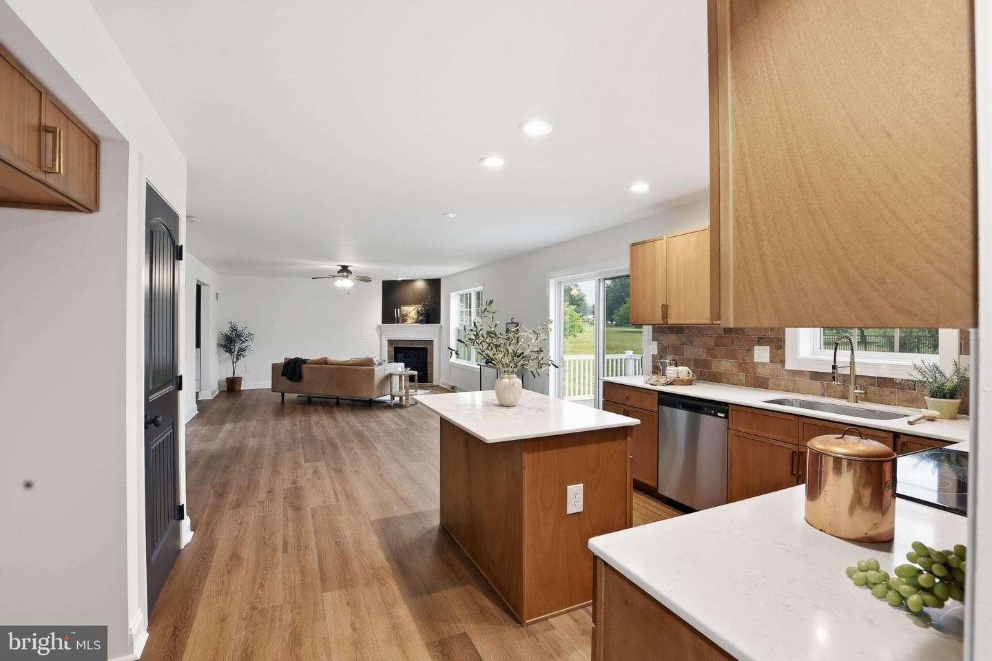 125 Woodmeadow Drive photo 15