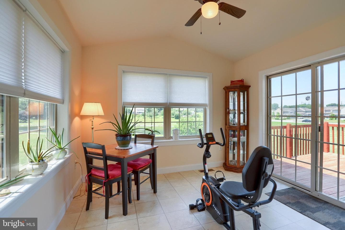 320 Ashley Drive photo 11