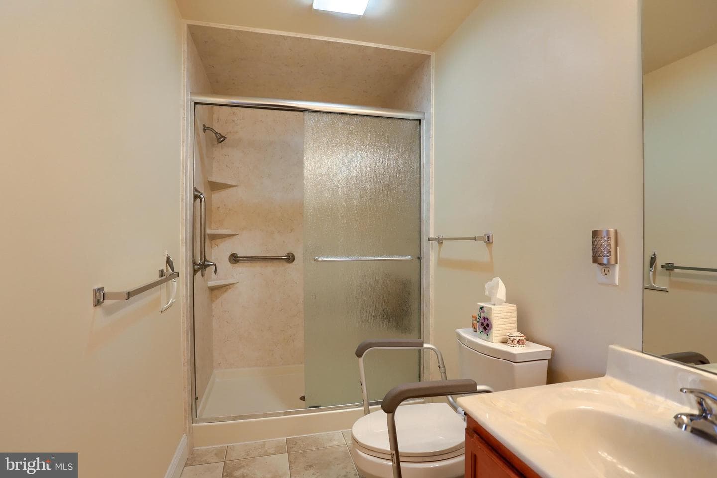 320 Ashley Drive photo 36