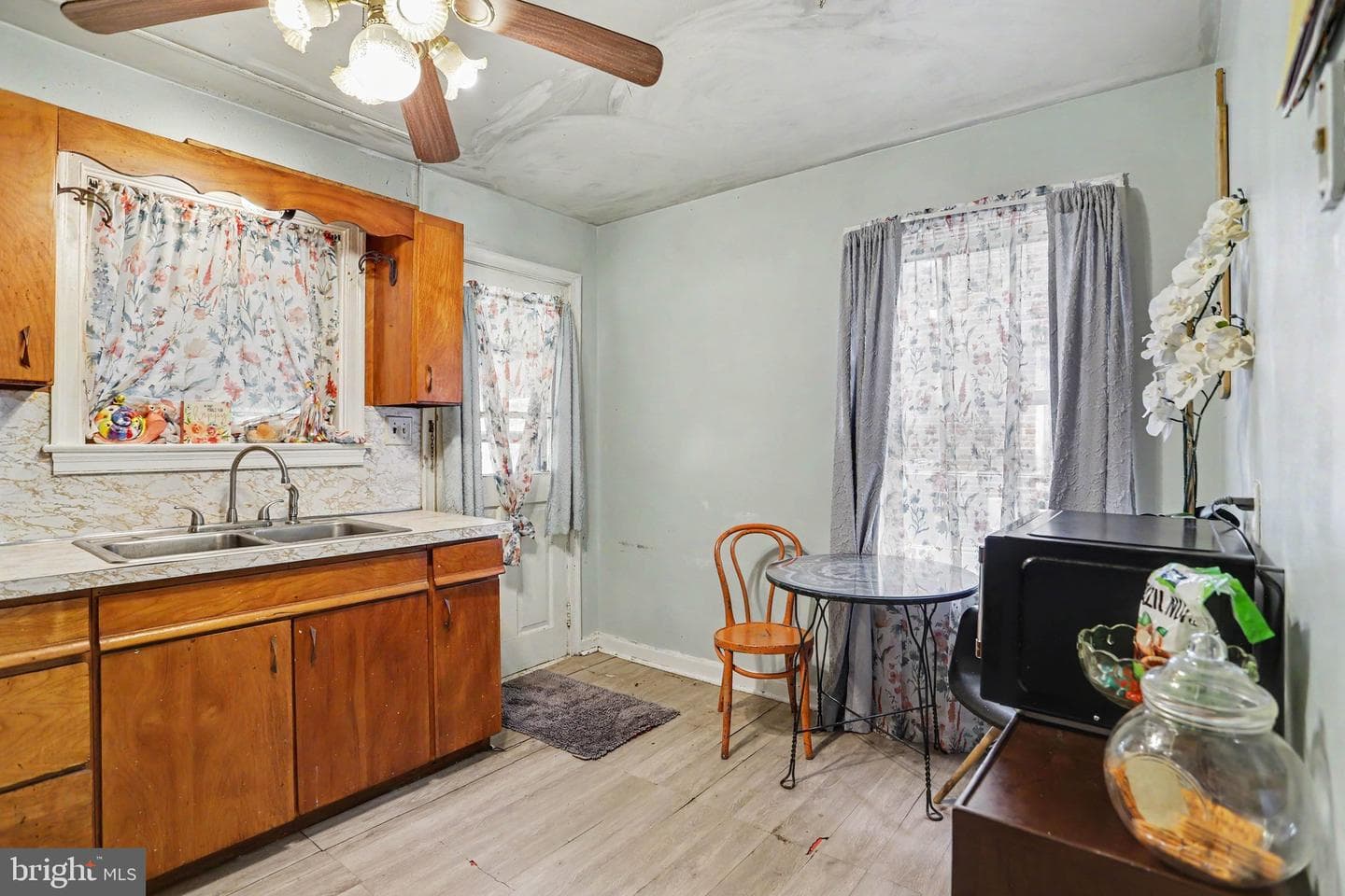 239 Locust Street photo 12
