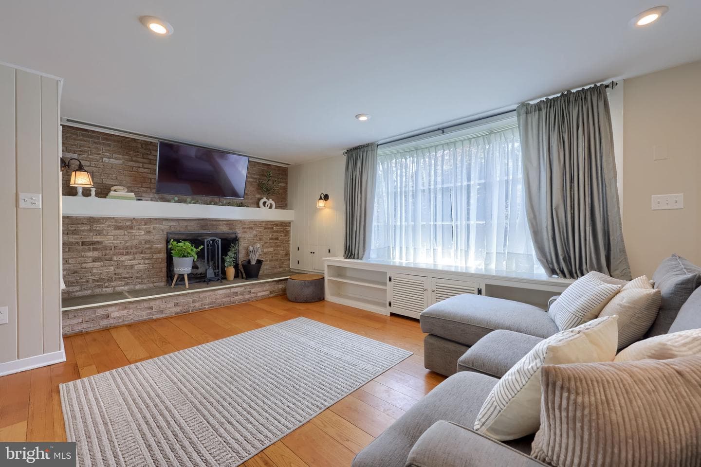 201 W Frederick Street photo 5