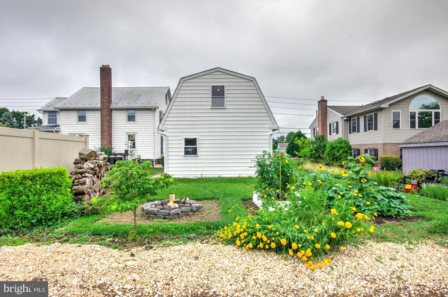 15 N Custer Avenue photo 14