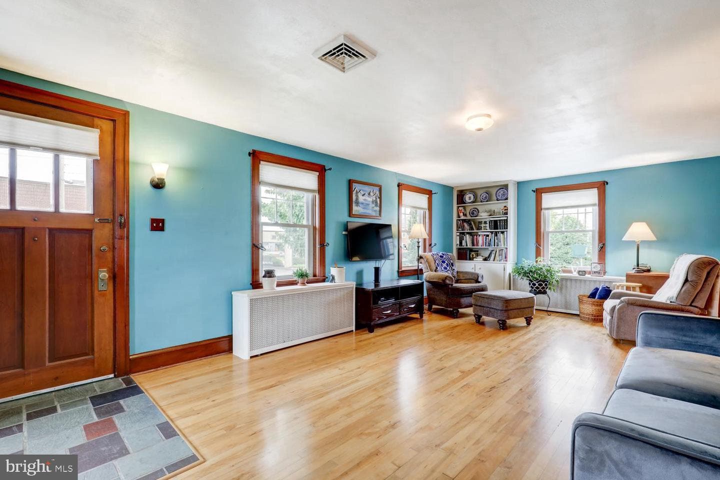 15 N Custer Avenue photo 19