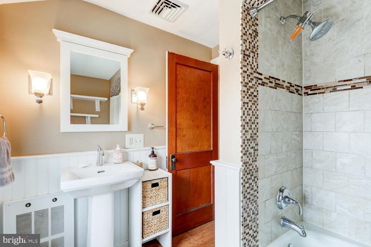 15 N Custer Avenue photo 43
