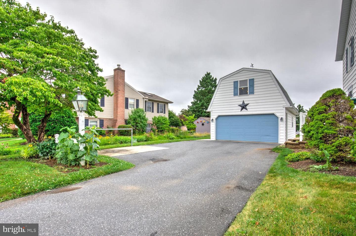 15 N Custer Avenue photo 6