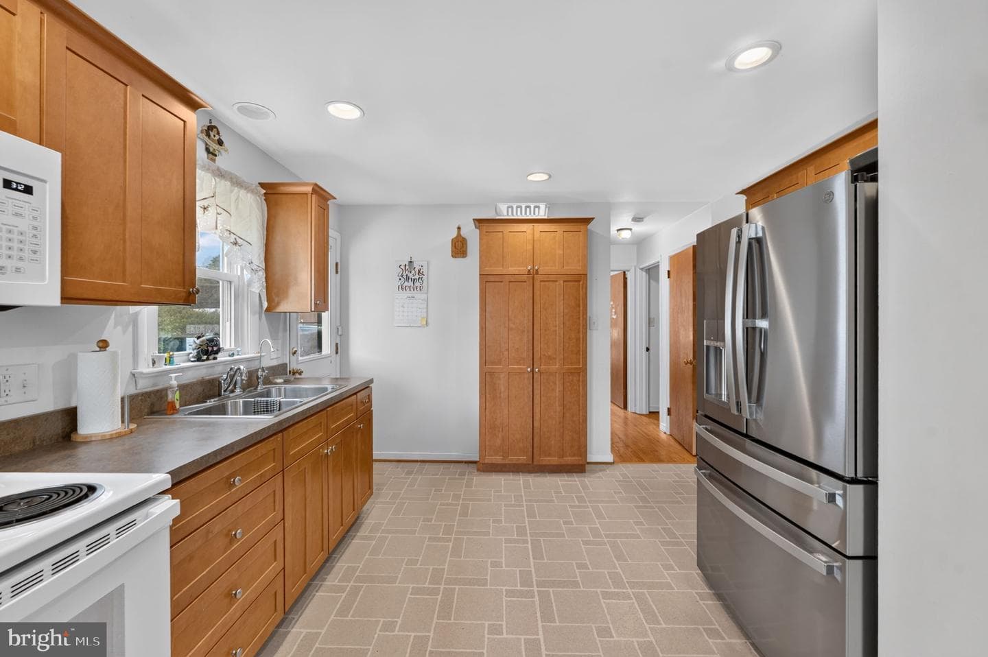 4 Bauer Avenue photo 16