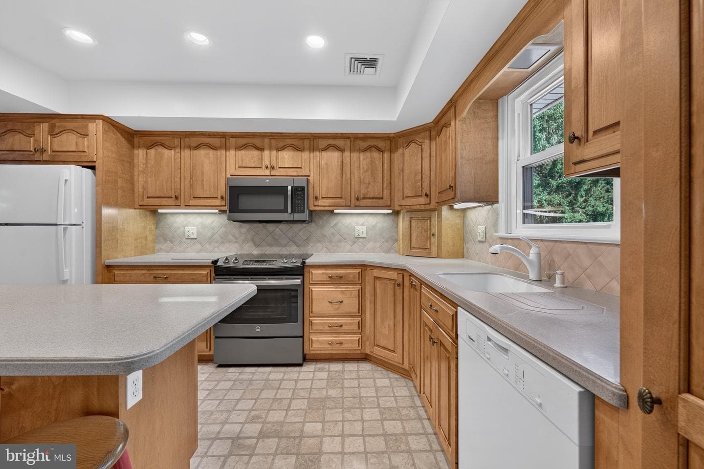 1277 S Colebrook Road photo 11