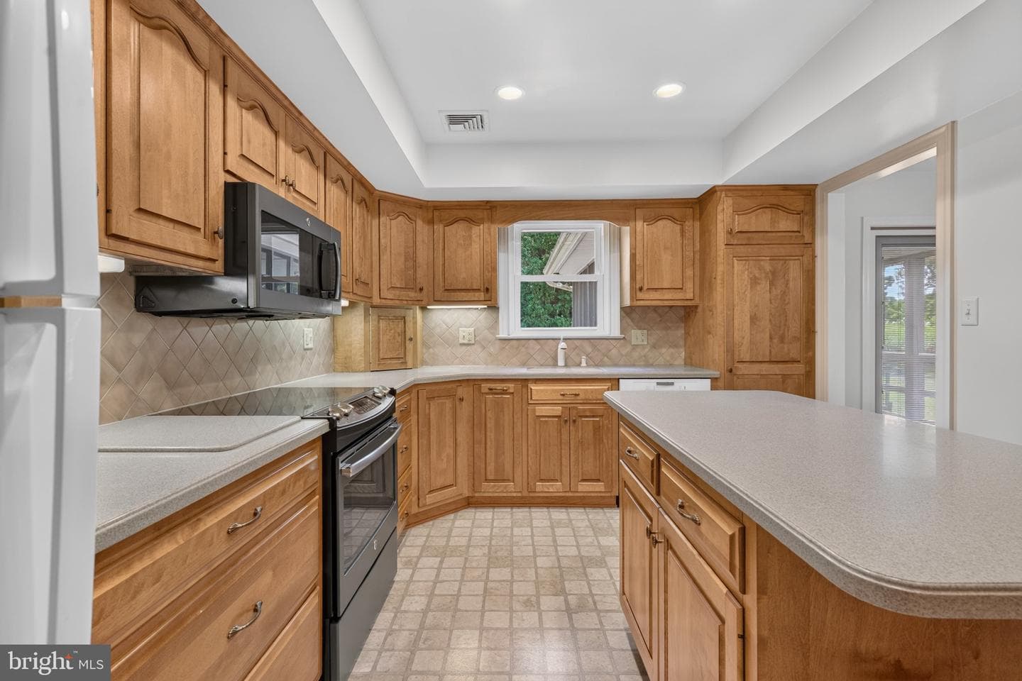 1277 S Colebrook Road photo 12