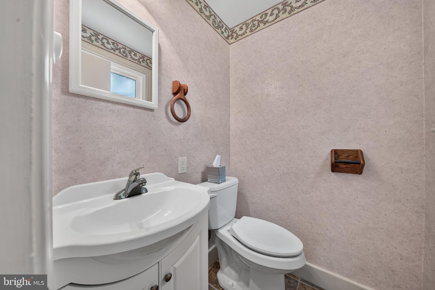 1277 S Colebrook Road photo 29