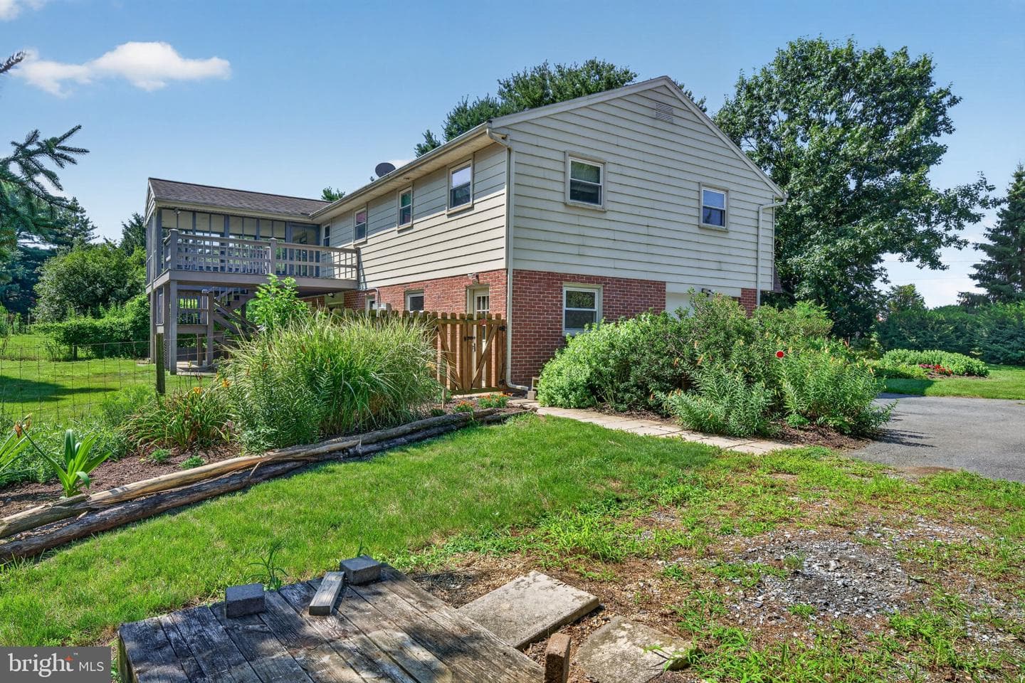 1277 S Colebrook Road photo 44