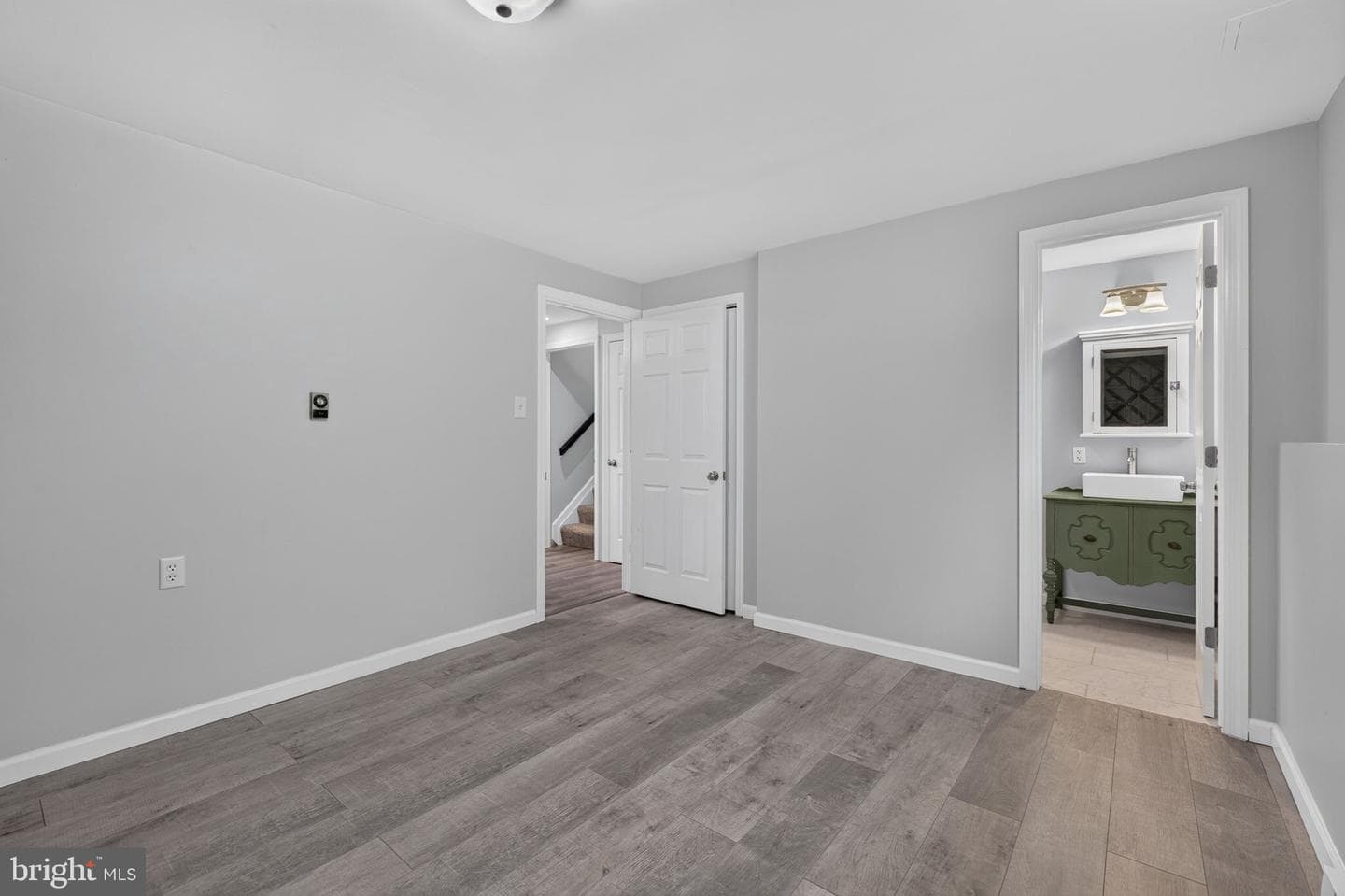 104 Kent Road photo 26
