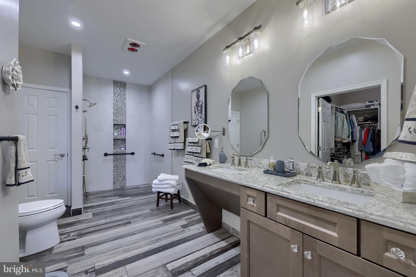 1068 Constitution Drive photo 14