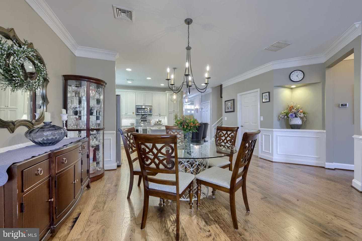 1068 Constitution Drive photo 32