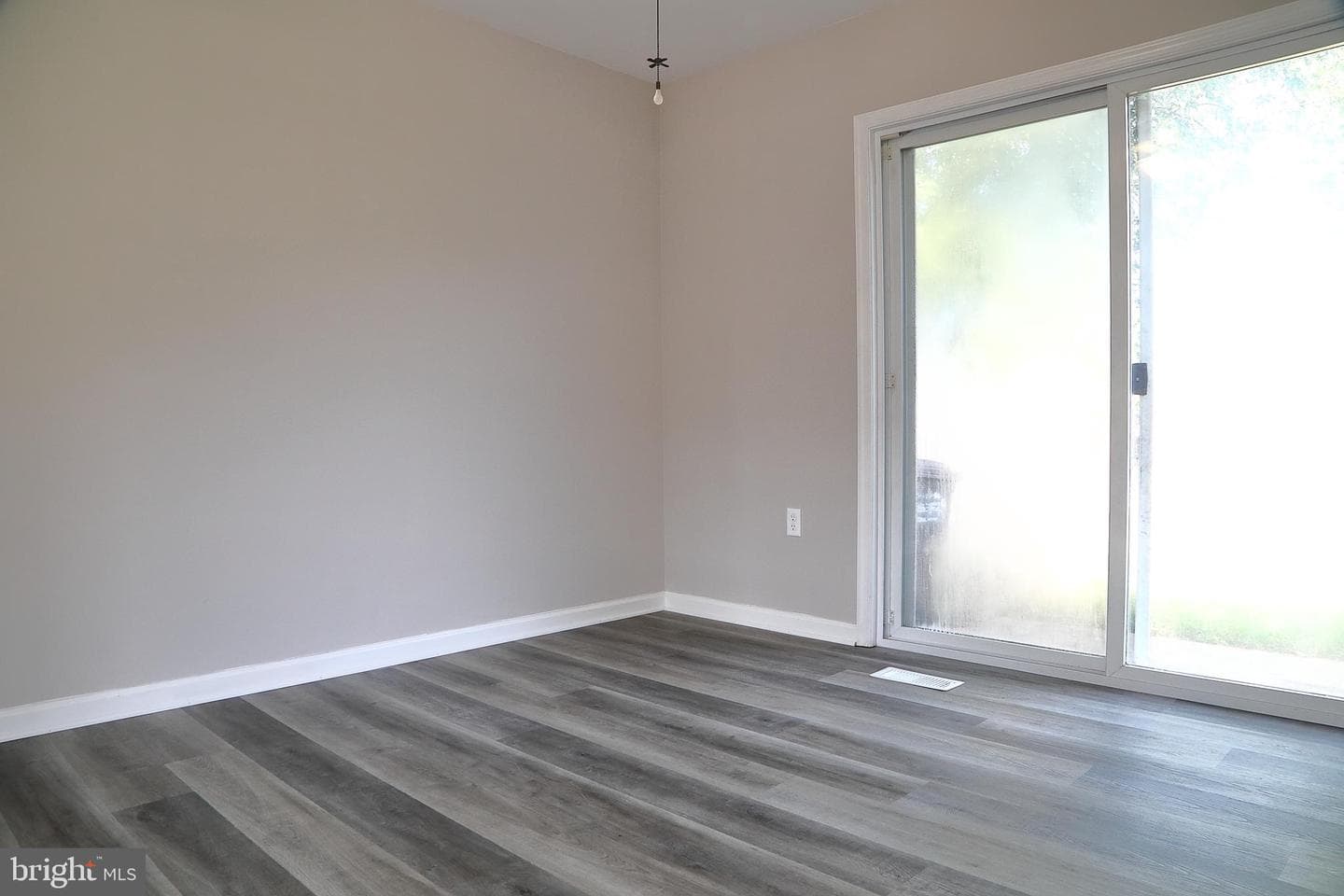 142 Chelmsford Drive photo 13