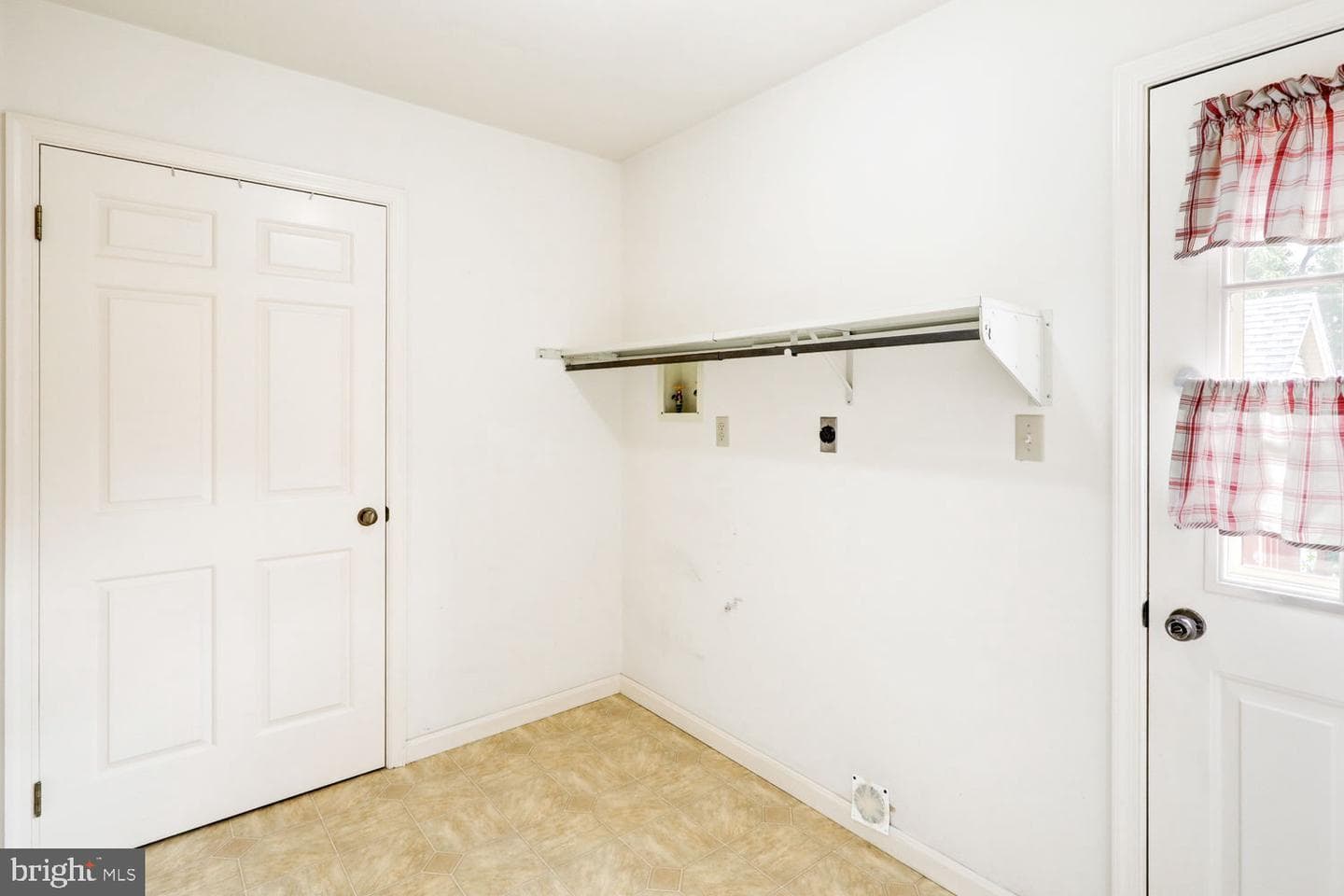 205 Walnut Lane photo 18