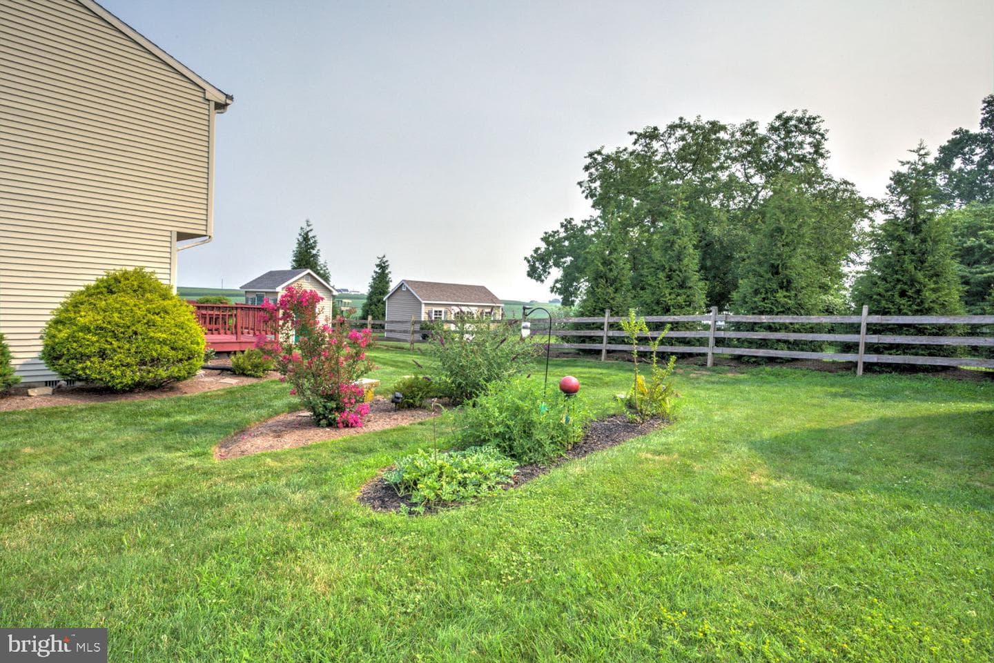 205 Walnut Lane photo 32