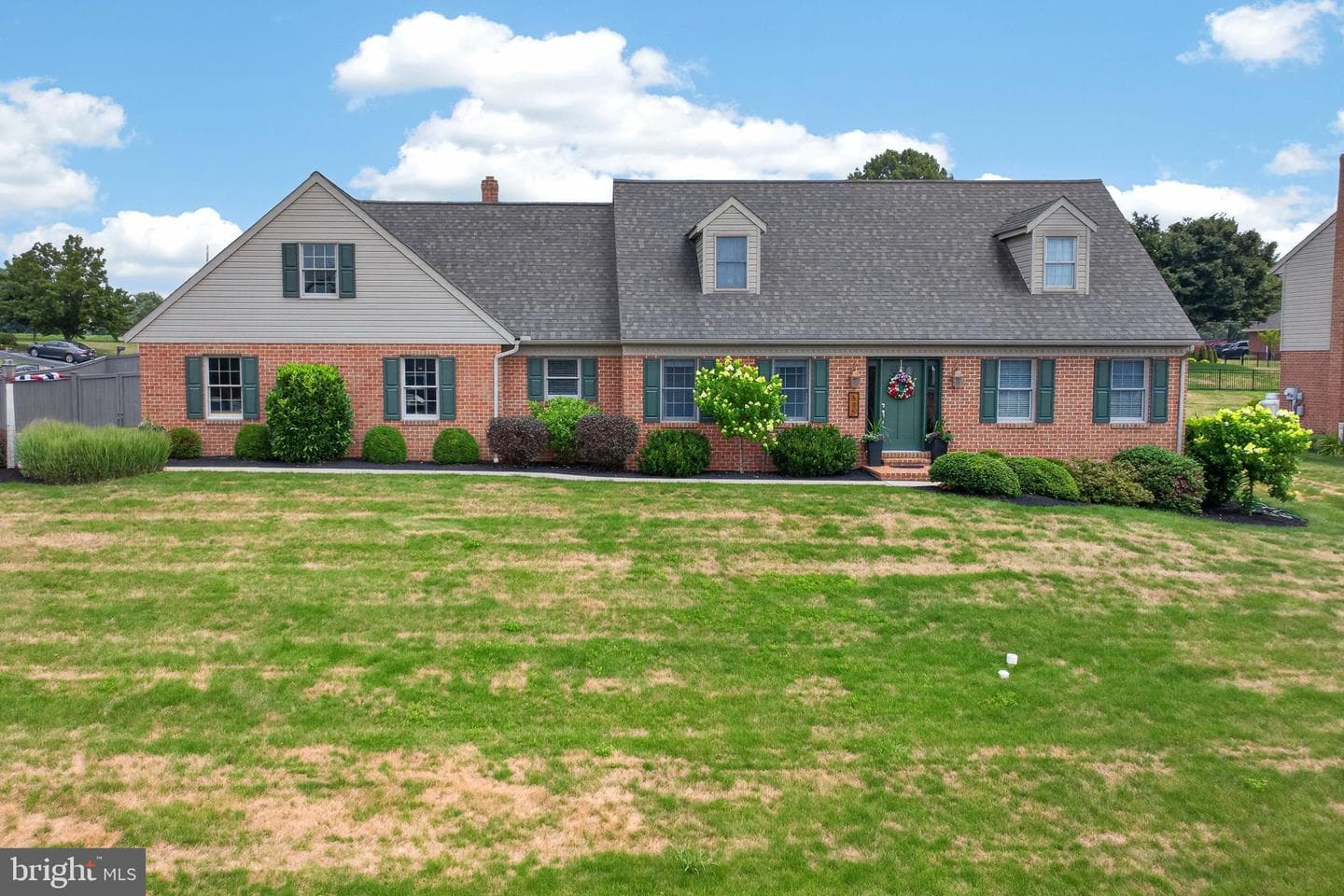 695 Sue Drive photo 2