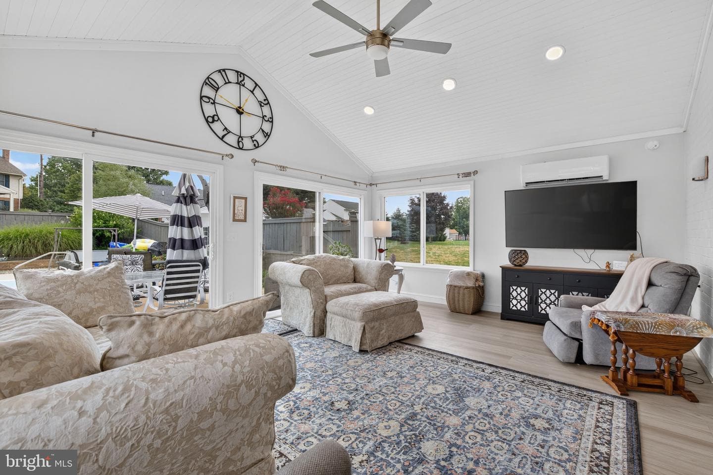 695 Sue Drive photo 26